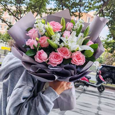 孝感11朵戴安娜粉玫瑰百合,与你一起追逐梦想